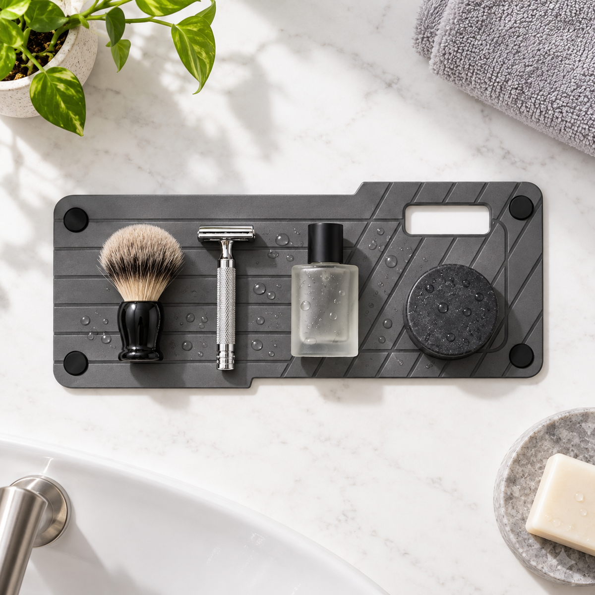 Rangement En Diatomite Gris – Gris Foncé sur une étagère ambiance spa