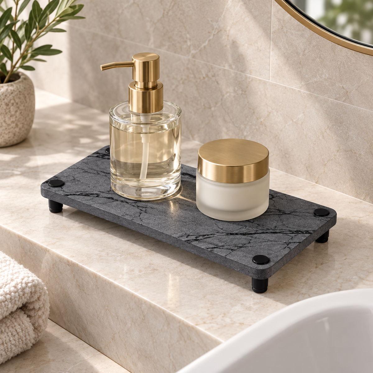 Rangement En Diatomite Marbré – Marbre / 25x10cm, Marbre / 28x12cm sur une étagère ambiance spa